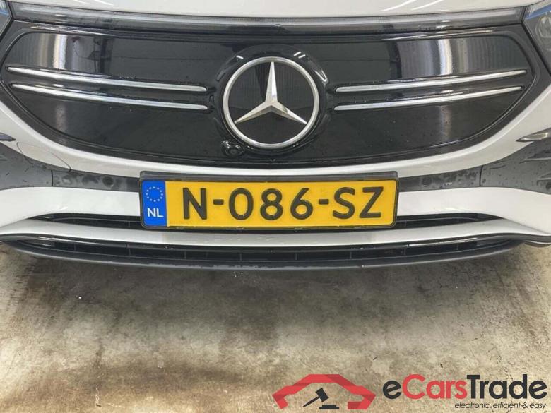 MERCEDES-BENZ EQA 300 4M. Bns Sol. AMG #4