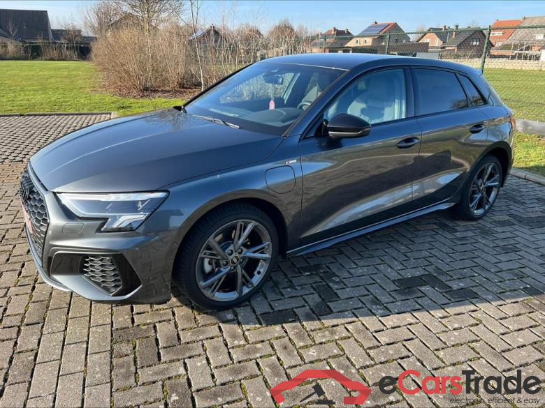 AUDI A3 Sportback PHEV Audi A3 Sportback S line 40 TFSI e  150(204) kW(ch) S tronic