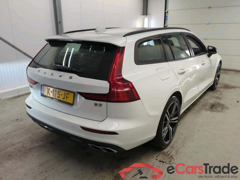 VOLVO V60 2.0 B3 Mom. Adv. #2
