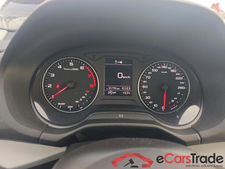 AUDI Q2 / 2016 / 5P / todoterreno Design 30 TFSI 85kW (116CV) #4