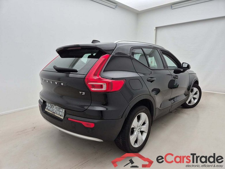 VOLVO XC40 T3 MOMENTUM PRO #2