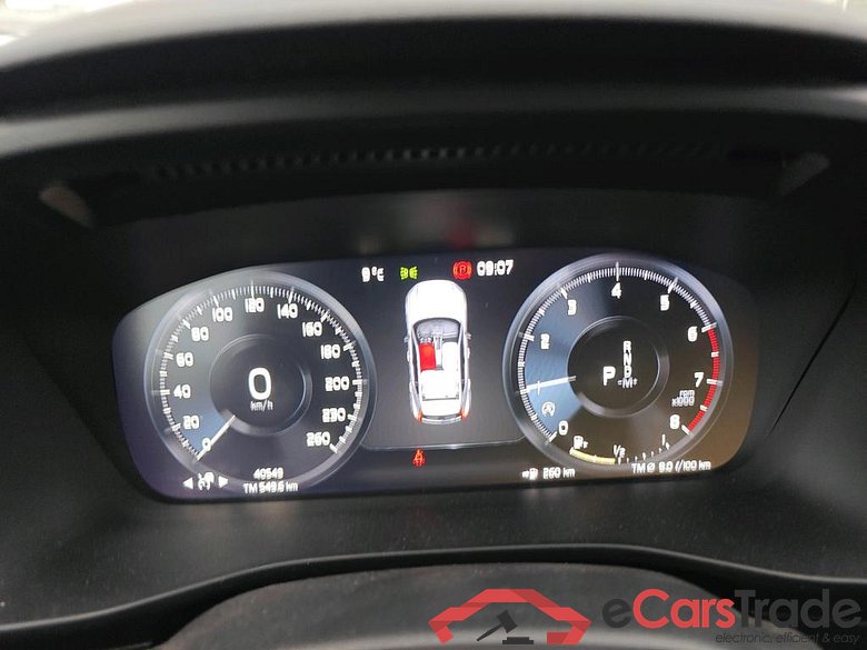 VOLVO XC40 / 2017 / 5P / todoterreno 1.5 T3 R-Design Auto #4