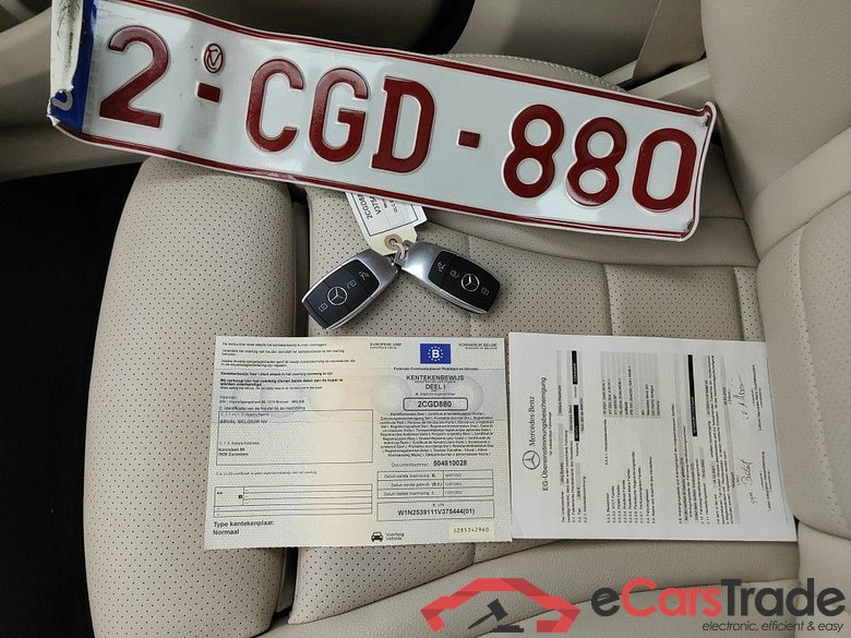 Mercedes-Benz GLC GLC 300 de Business Solution 4MATIC 5d #4