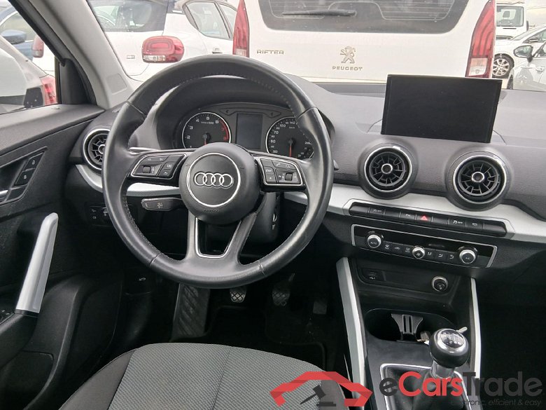 AUDI Q2 / 2016 / 5P / todoterreno Design 30 TFSI 85kW (116CV) #3