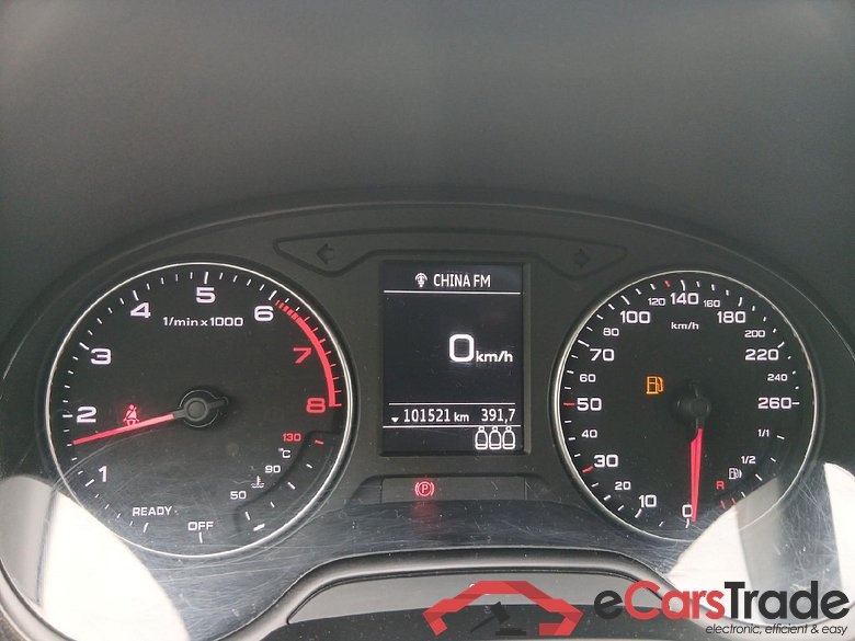 AUDI Q2 / 2016 / 5P / todoterreno Design 30 TFSI 85kW (116CV) #4