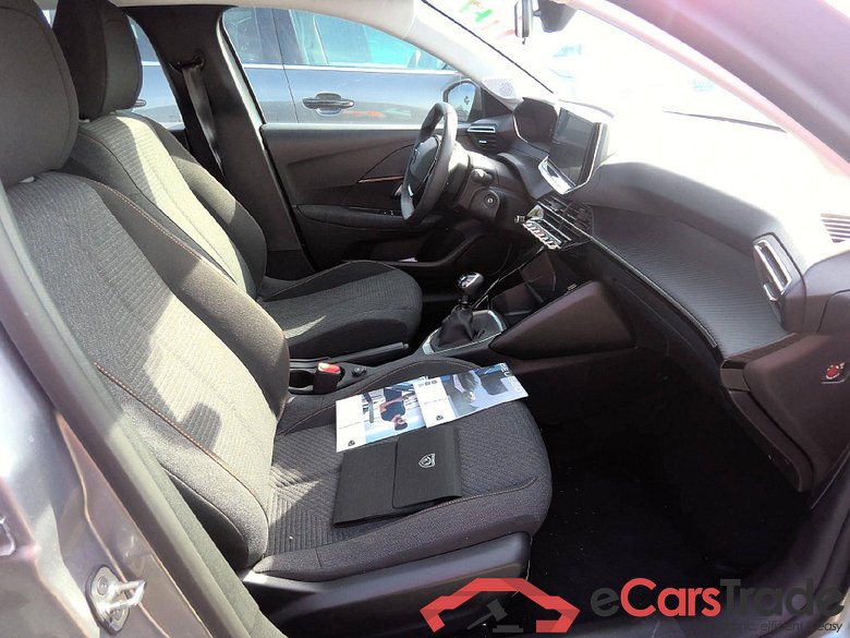Peugeot 208 Style 1.2 Essence 101hp BVM6 #3