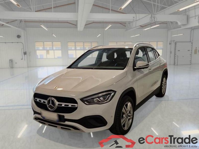 MERCEDES-BENZ GLA / 2020 / 5P / CROSSOVER GLA 250 E PLUG-IN HYBRID AUTO BUS EXTRA