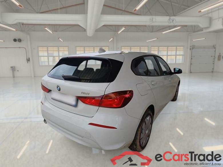 BMW SERIE 1 / 2019 / 5P / BERLINA 116I #2