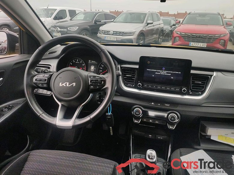 KIA Stonic / 2017 / 5P / todoterreno 1.0 T-GDi 88kW (120CV) MHEV iMT Drive #3