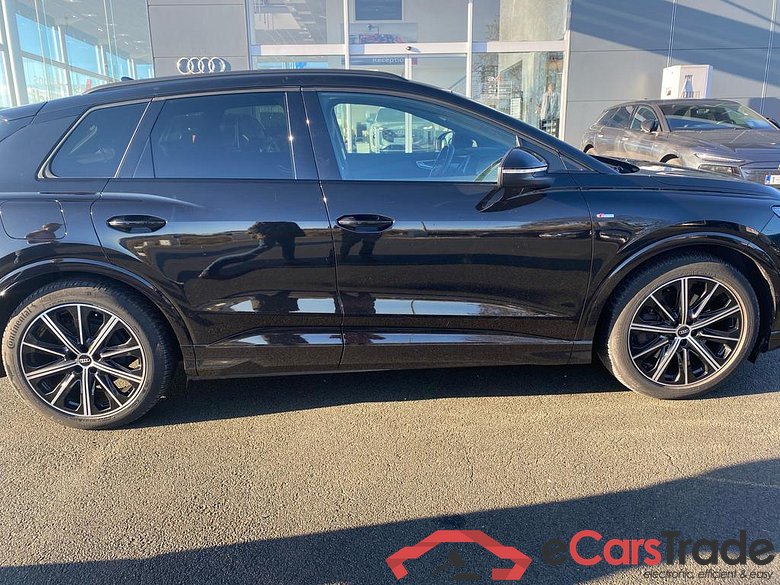 AUDI Q4 e-tron Audi Q4  S line 45 e-tron quattro 195,00 kW