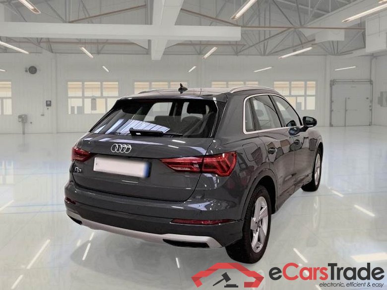 AUDI Q3 / 2018 / 5P / SUV 35 TFSI S TRONIC BUSINESS ADVANCED #2