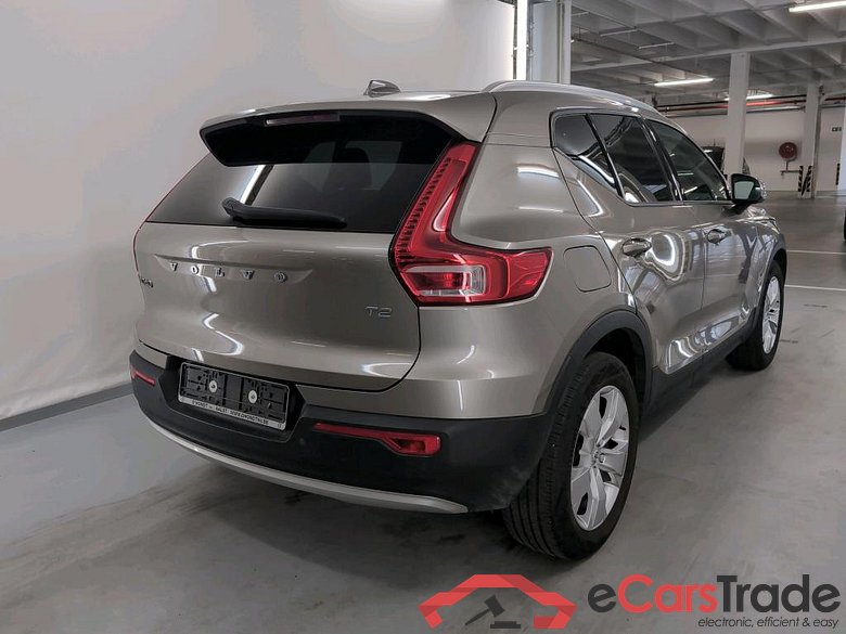 VOLVO XC40 1.5 T2 MOMENTUM PRO #4
