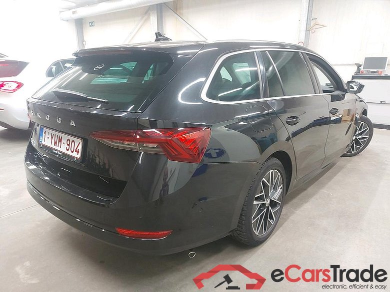 SKODA - SKO OCTAVIA COMBI CRTDI 150PK DSG7 Ambition Pack Launche & Sleep & Keyless & Heated Steering Wheel & Park Assist With Park Sensors Front & Rear #2