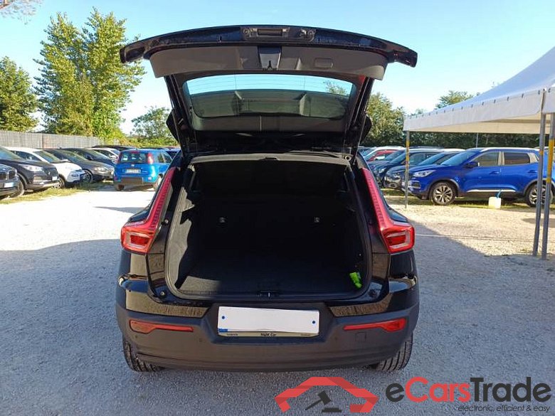 VOLVO XC40 / 2017 / 5P / SUV T2 AUTOMATICO MOMENTUM CORE #5