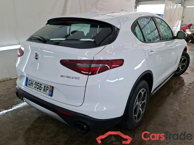 ALFA ROMEO Stelvio / 2017 / 5P / SUV 2.2 Diesel 160ch AT8 Super #3