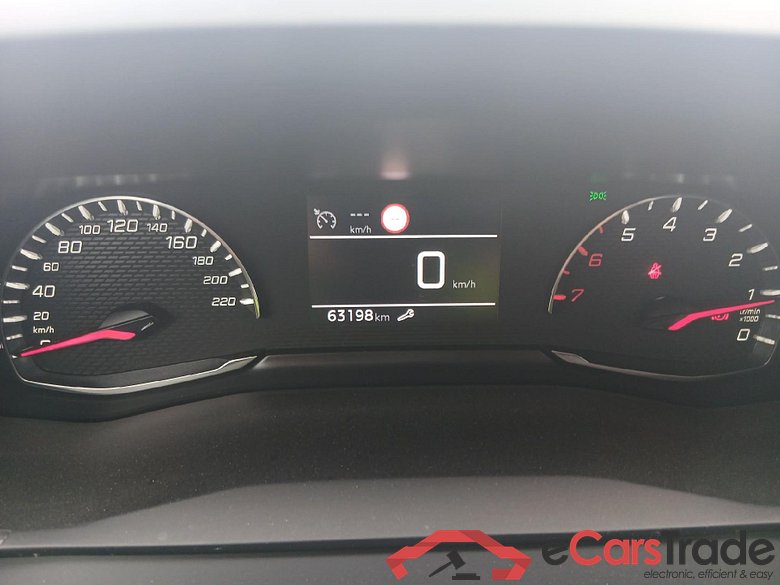 PEUGEOT 2008 / 2019 / 5P / todoterreno Allure BlueHDI 81kW (110CV) #4