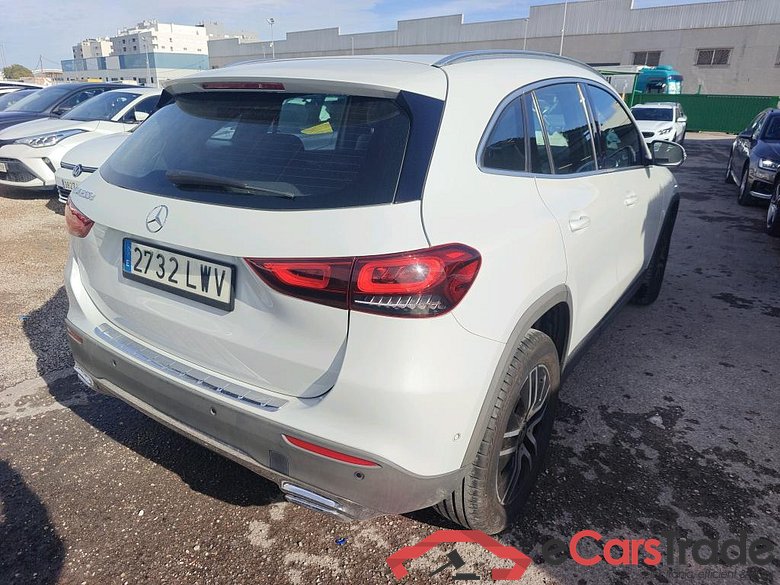 MERCEDES-BENZ GLA / 2020 / 5P / todoterreno GLA 200 D #2