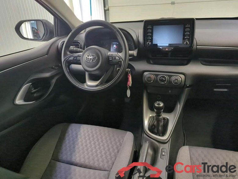 TOYOTA Yaris 1.5 VVT-i Active #3