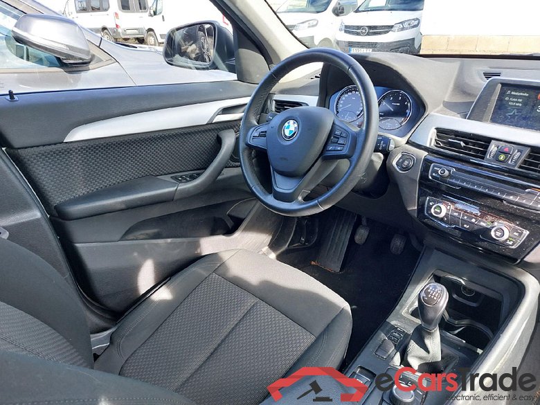 BMW X1 / 2015 / 5P / todoterreno sDrive16d #3