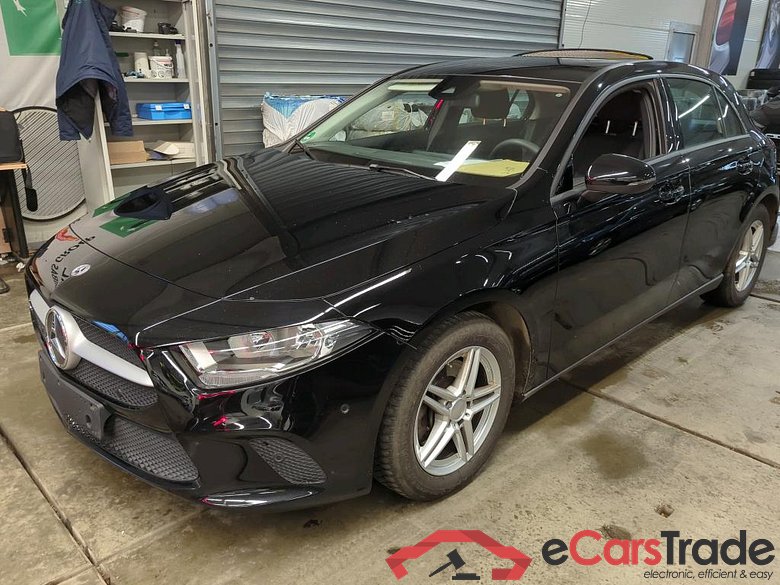 MERCEDES-BENZ A-Klasse A 180 d 8G-DCT 5d 85kW #1