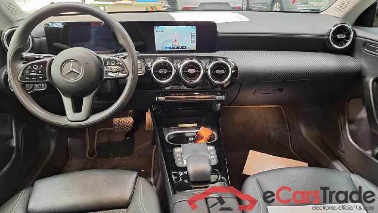 CLA -Klasse Shooting Brake CLA 180 (118.684) 1.3  AT7 E6d #3