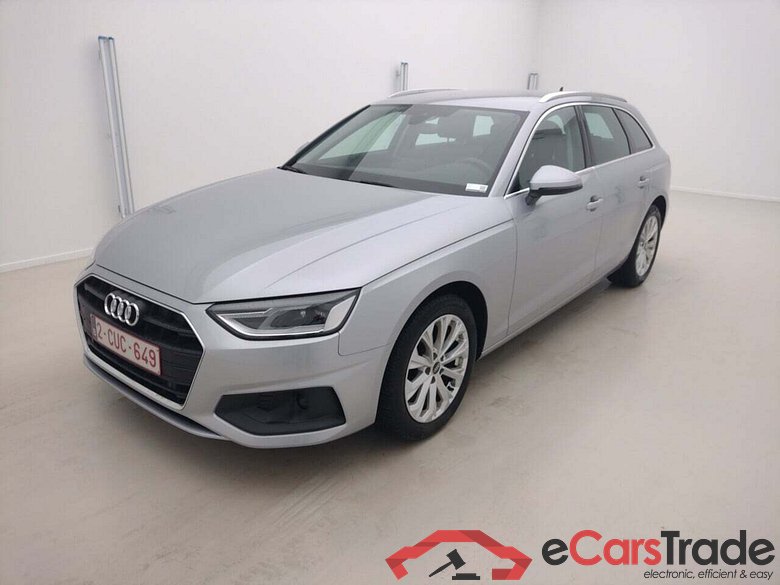 AUDI A4 AVANT 30 TDI ATTRACTION S-TRONIC