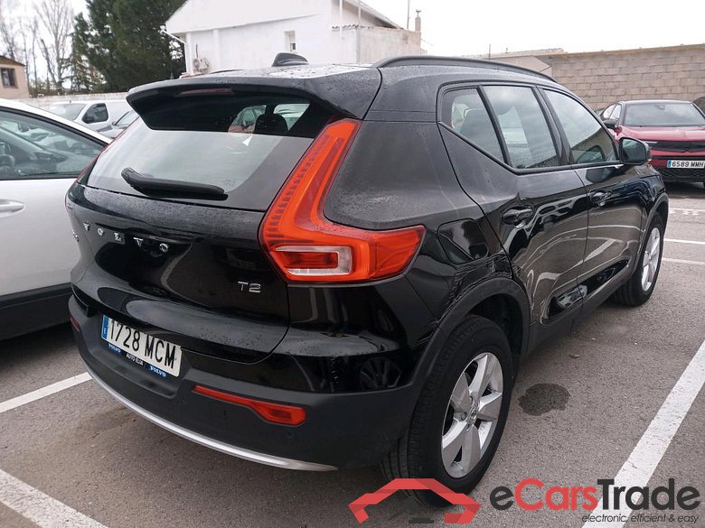 VOLVO XC40 / 2021 / 5P / todoterreno 1.5 T2 Essential #2