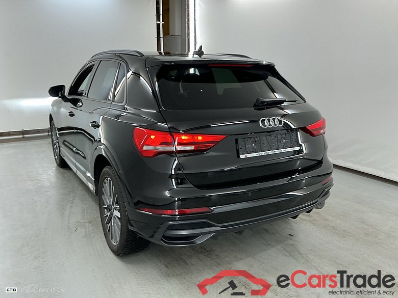 AUDI Q3 1.4 45 TFSI E S TRONIC S LINE #3