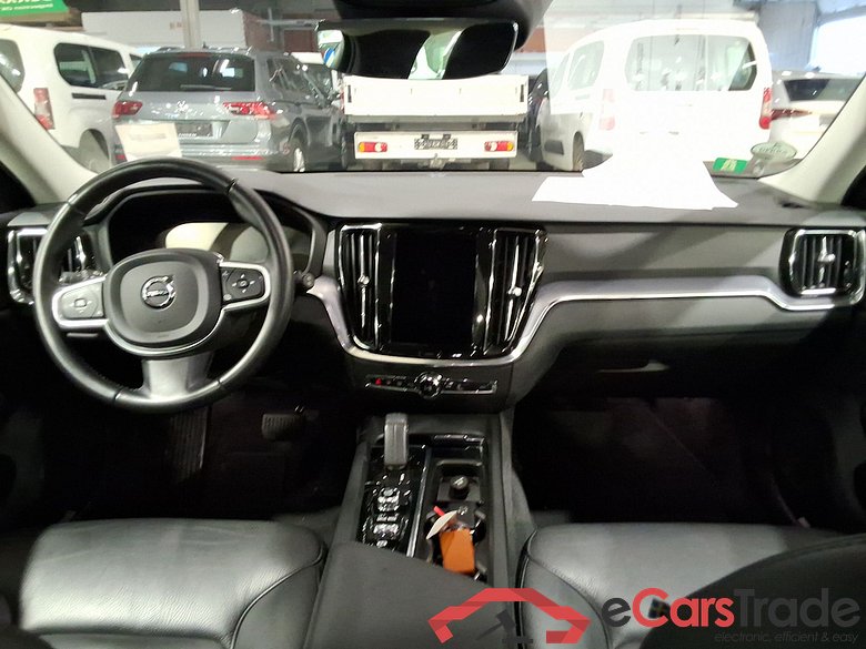 VOLVO V60 - 2018 2.0 B4 MHE Momentum Pro Geartronic #6