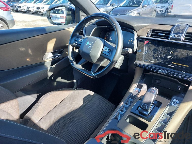 DS DS 7 Crossback / 2017 / 5P / todoterreno BlueHDi DE 96kW (130CV) Auto. CHIC (AC) #3