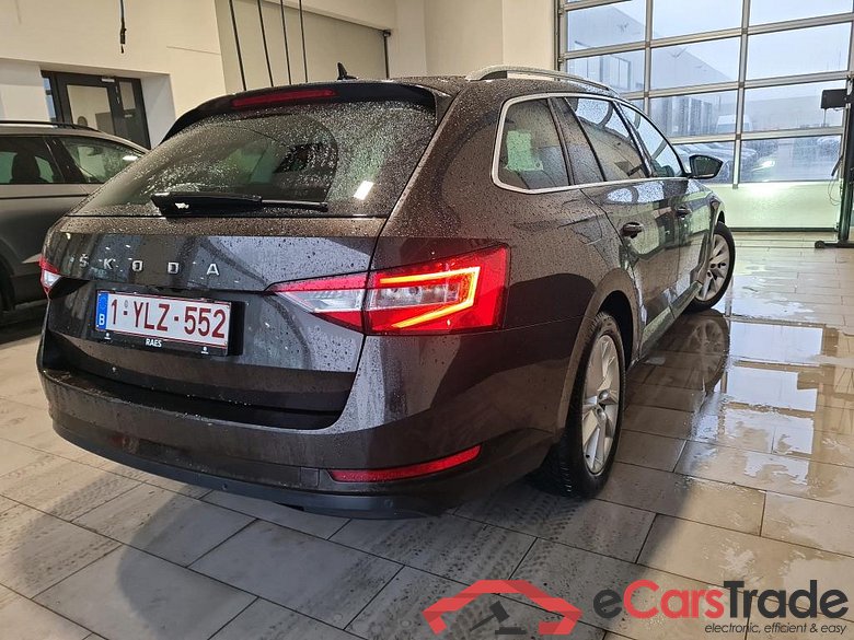 SKODA SUPERB COMBI DIESEL - 2019 1.6 CR TDi Style DSG #4