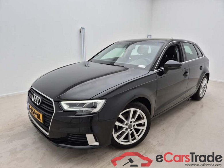 AUDI A3 Sportback 30 TFSI Advance #1