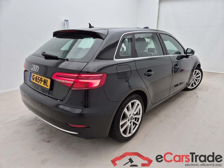 AUDI A3 Sportback 30 TFSI Advance #2