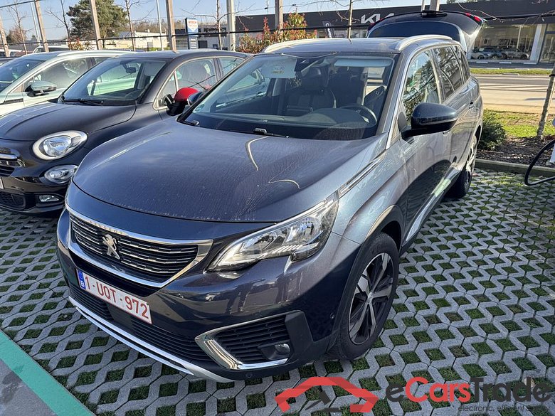 PEUGEOT 5008 1.2 PureTech Allure