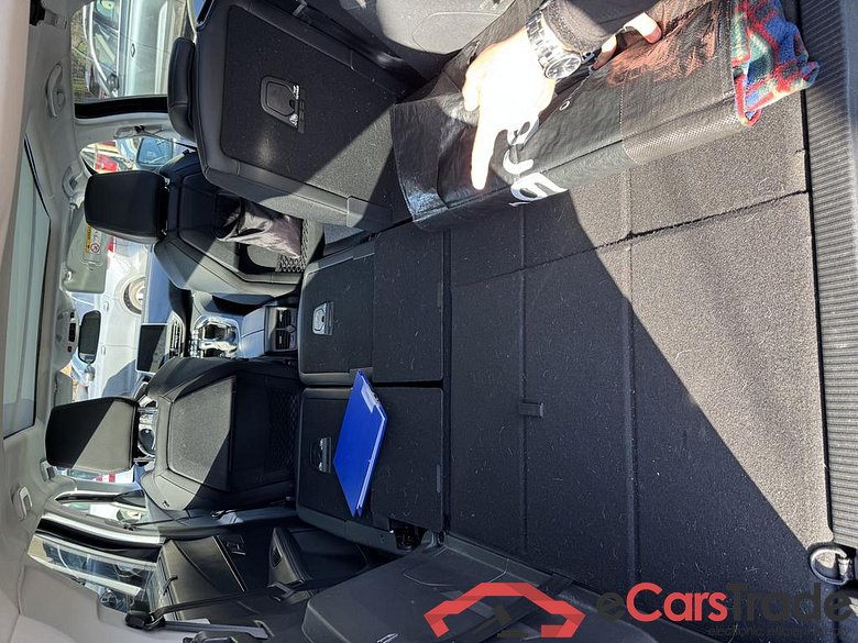 PEUGEOT 5008 1.2 PureTech Allure #4