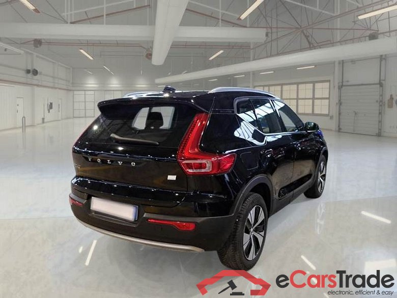 VOLVO XC40 / 2017 / 5P / SUV T5 PLUG-IN HYBRID AUTO RECH INSCRIP EXPR #2