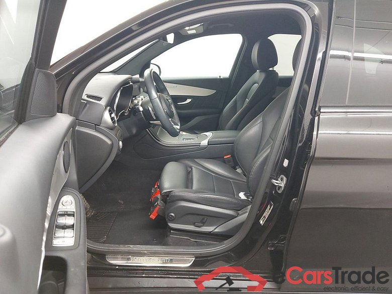 Mercedes-Benz GLC GLC 300 e Business Solution 4MATIC 5d #3
