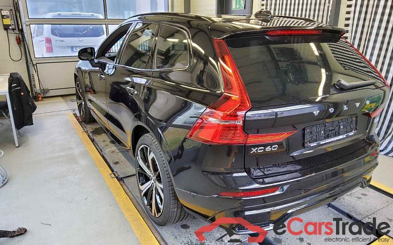 Volvo XC60 (03.2017->) DE - SUV5 B5 (Benzin) AWD EU6d, Ultimate Dark Mild-Hybrid (EURO 6d), (Facelift) #4