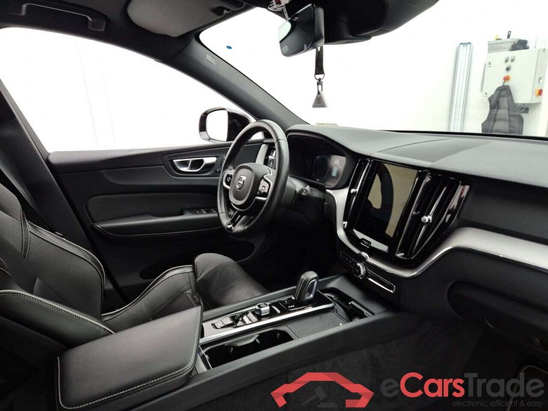 VOLVO XC60 2.0 B4 R-DESIGN AWD GEARTRONIC #3