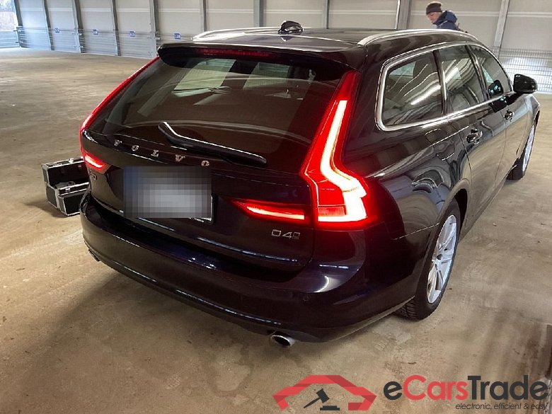 V90 Kombi Momentum AWD 2.0 D4 140KW AT8 E6dT #2