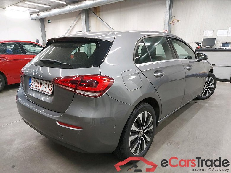 MERCEDES - MER A 250 e 218PK DCT Business Line & Widescreen CockPit * HYBRID * #2