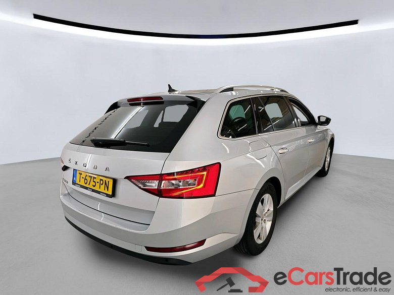 SKODA Superb Combi 110 kW #6