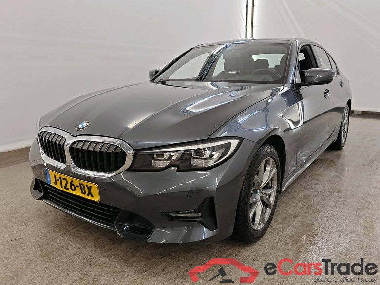 BMW 3 Serie Sedan 318iA Sport Line 4d