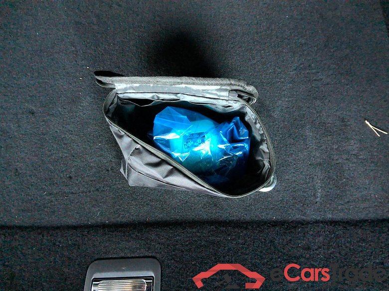 Peugeot 408 1.6 PureTech Plug-In Hybrid Allure Aut. LED I-Cockpit Navi 1/2 Leather KeylessGo Klima PDC ... #6