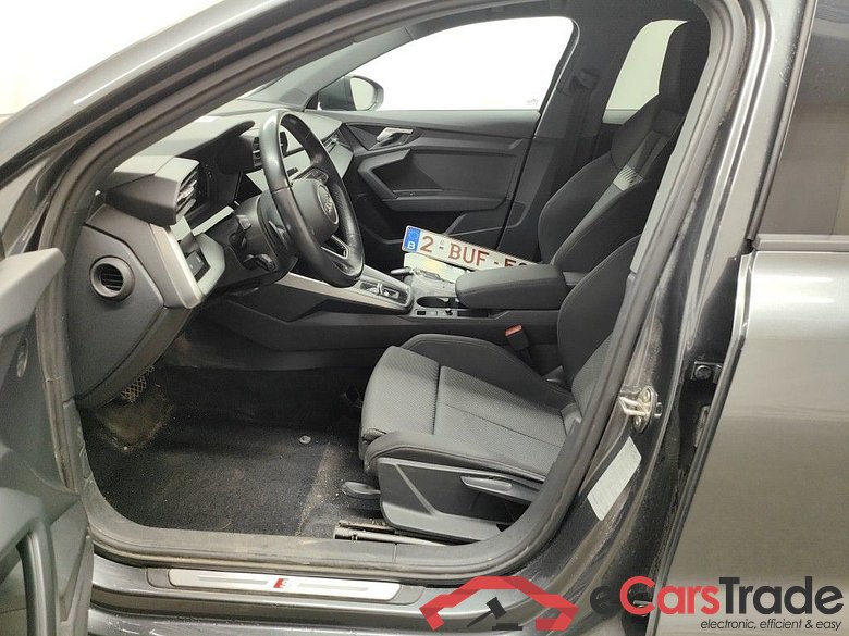 Audi A3 Berline 2.0 TDi 35 110kW S tronic S line Bus. Ed 4d #3