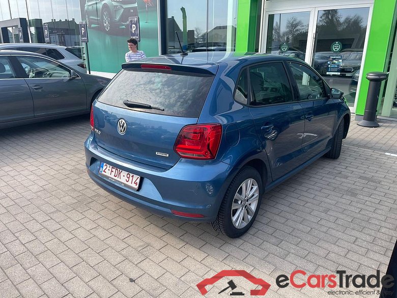VOLKSWAGEN Polo Polo Trendline 1.0  BlueMotion Technology 55 kW (75 ch) 5 vitesses manuel #2