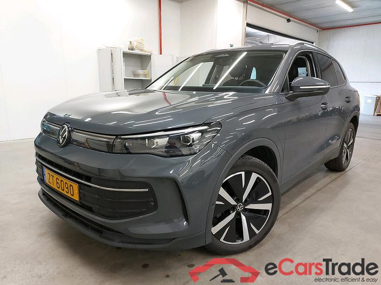 VOLKSWAGEN - VW  TIGUAN e TSI 150PK DSG Life Pack Design & Harman Kardon & Comfort Mem Pack & LED Plus & Nav Discover Media & 19 Inch Alloy  * PETROL *