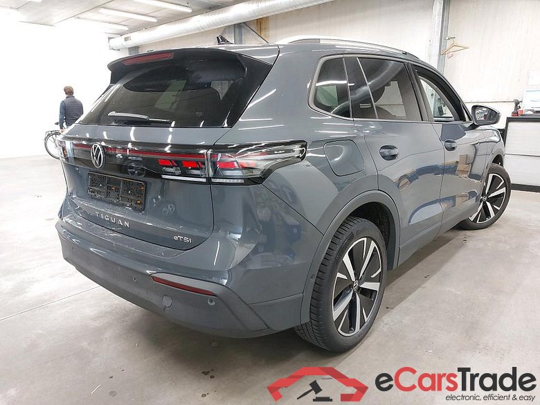VOLKSWAGEN - VW  TIGUAN e TSI 150PK DSG Life Pack Design & Harman Kardon & Comfort Mem Pack & LED Plus & Nav Discover Media & 19 Inch Alloy  * PETROL * #2