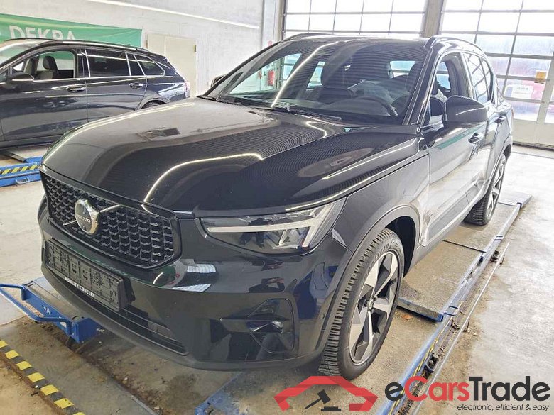 Volvo XC40 (2017->) DE - SUV5 B4 AWD EU6d, Ultimate Dark (EURO 6d), (Facelift) 2022 - 2022 #1