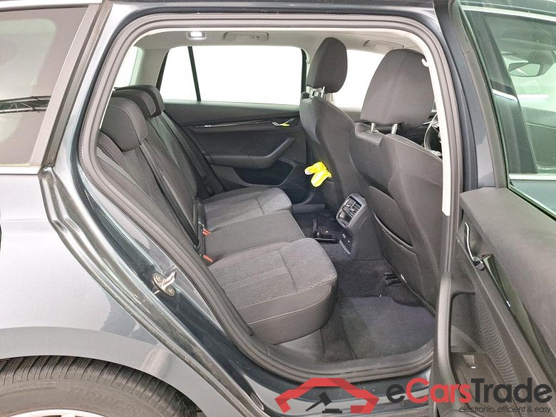 SKODA OCTAVIA COMBI 1.0 TSI MHEV 81KW DSG AMBITION #6